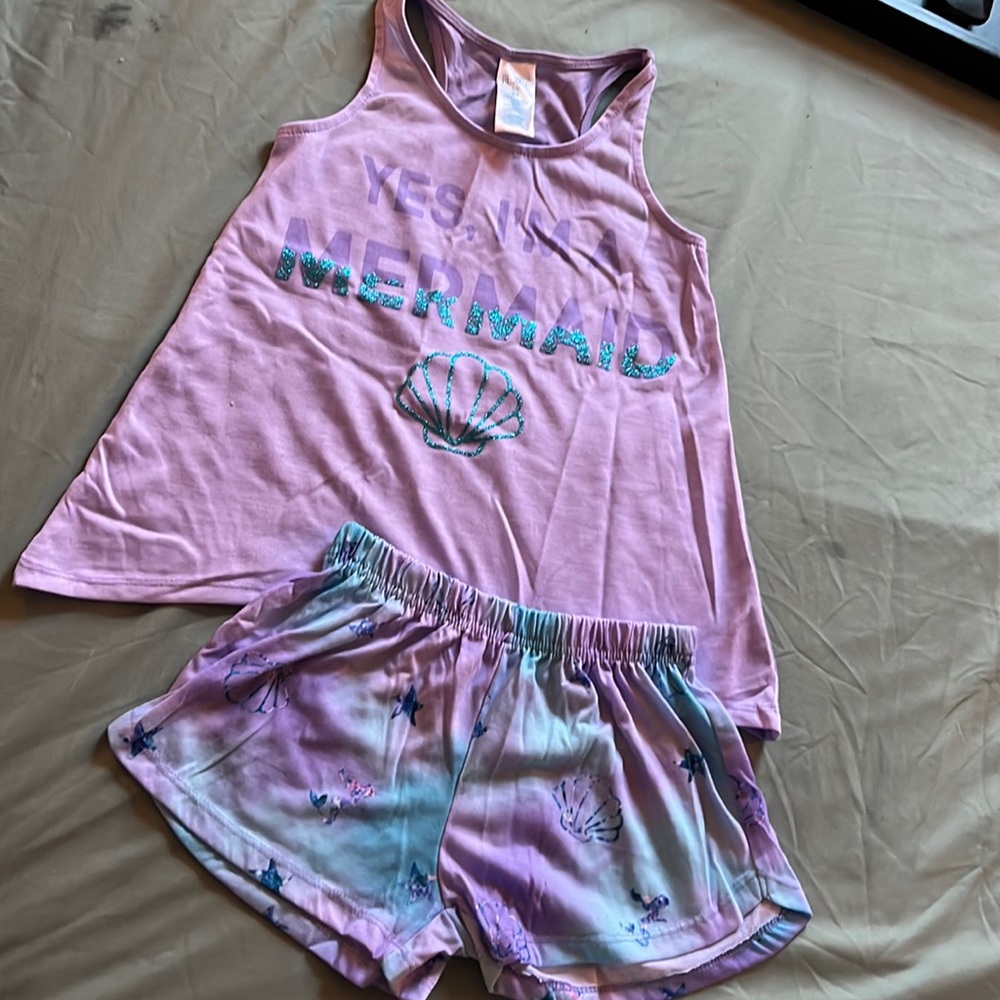 The children's place girls pajama set. Mermaid pajamas. Sleepwear